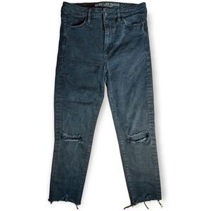 AE Super High Rise Black Distressed Cropped Jegging Size 10